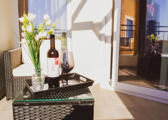 H&o Boulevard Breeze Apartment! * Paphos