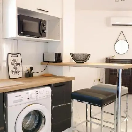 H&o Boulevard Breeze Apartment! * Paphos