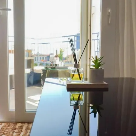 H&o Boulevard Breeze Apartment! Appartement *