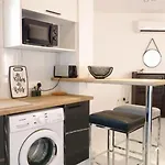 H&o Boulevard Breeze Apartment! * Paphos