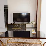 H&o Boulevard Breeze Apartment! Apartamento Paphos