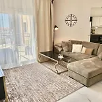H&o Boulevard Breeze Apartment! * Paphos
