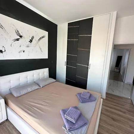 H&o Boulevard Breeze Apartment! Appartamento Paphos