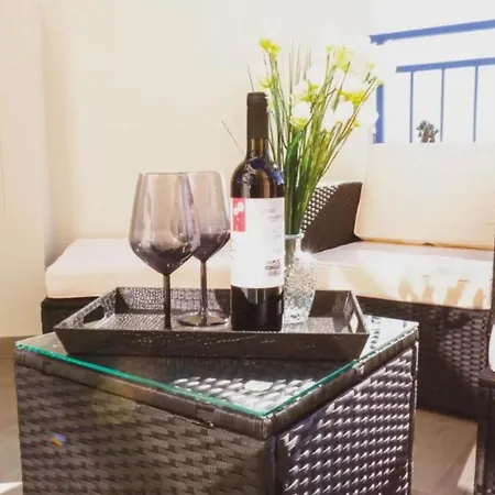 H&o Boulevard Breeze Apartment!