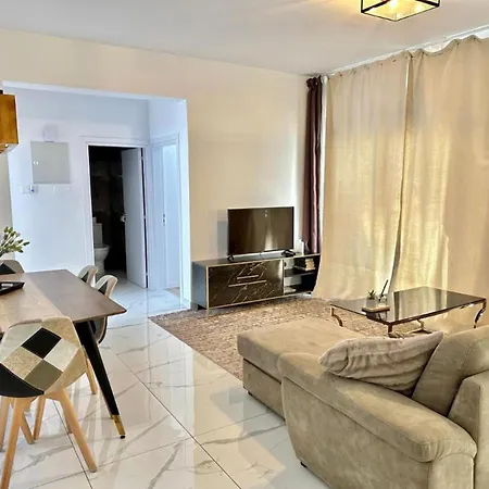 H&o Boulevard Breeze Apartment! * Paphos