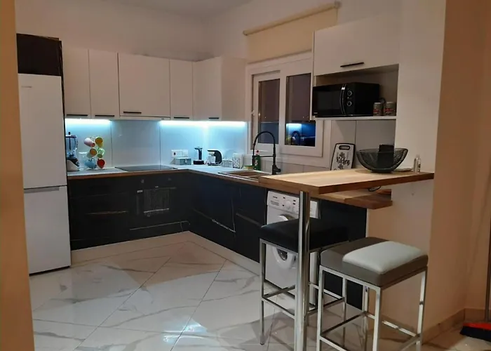 H&o Boulevard Breeze Apartment!